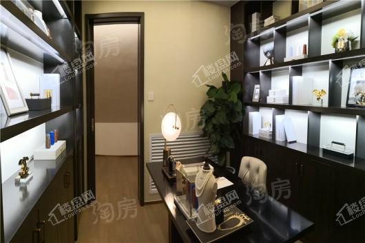 中豪澜山墅样板间