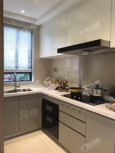 奥体金茂悦样板间