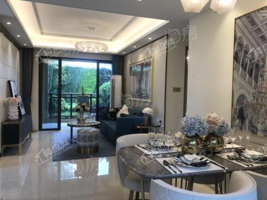 奥体金茂悦样板间