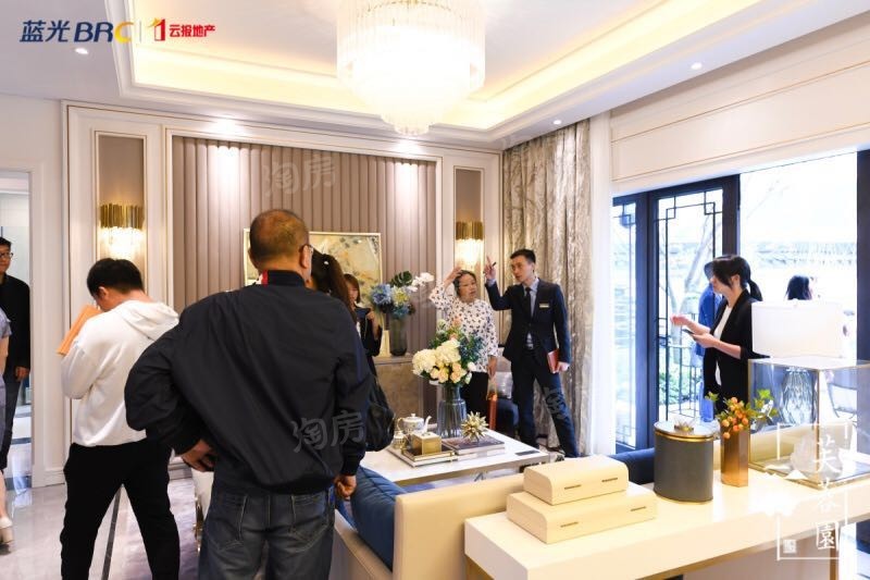 蓝光云报芙蓉园样板间