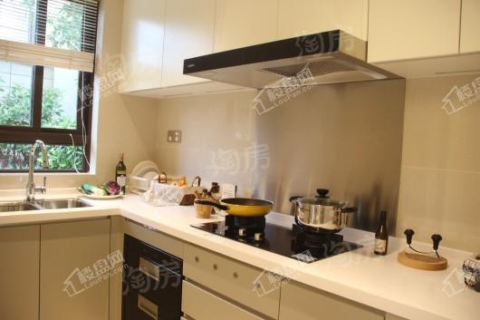 奥体金茂悦样板间