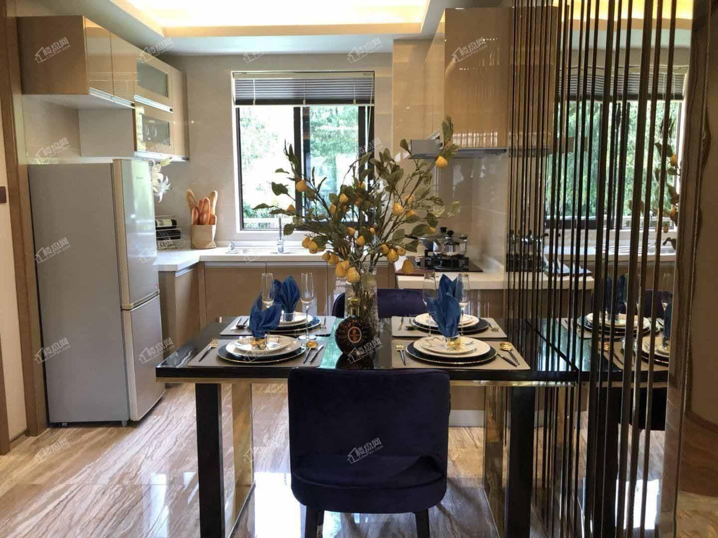港湾江城样板间