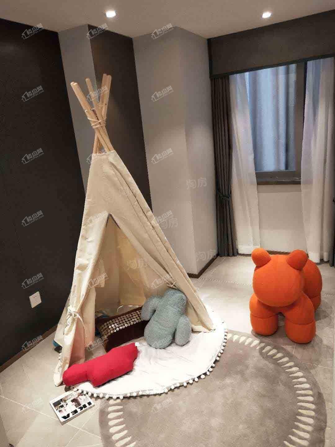 福星惠誉汉阳城云顶样板间