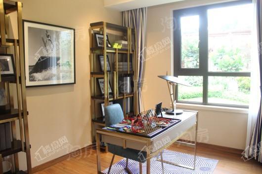 奥体金茂悦样板间