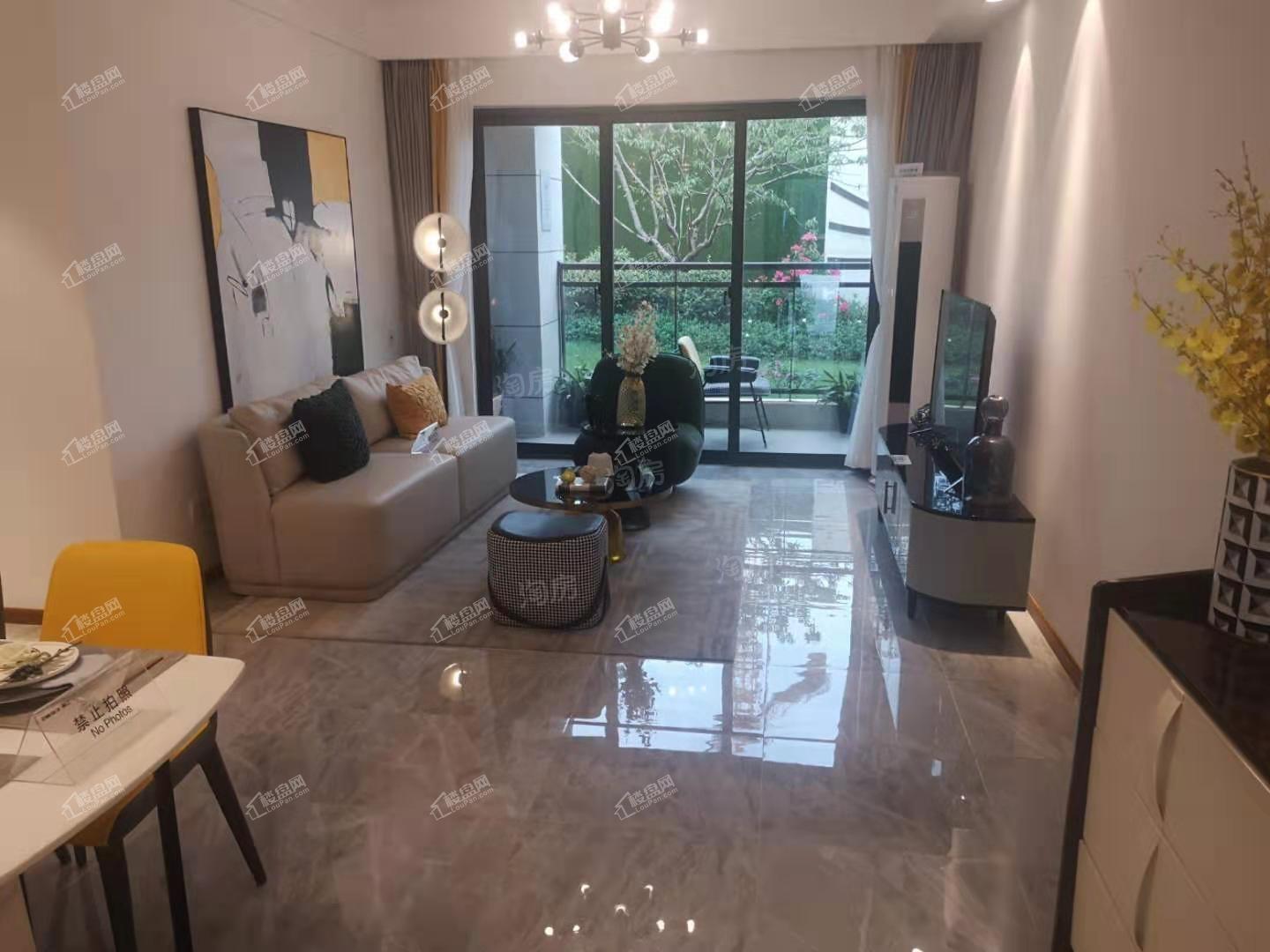 阳逻万达广场御江样板间
