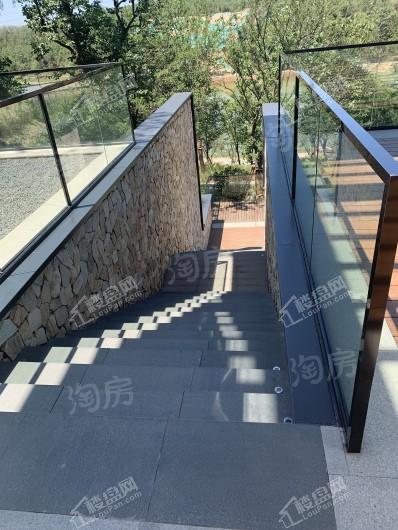 万科民安三度湖山实景图