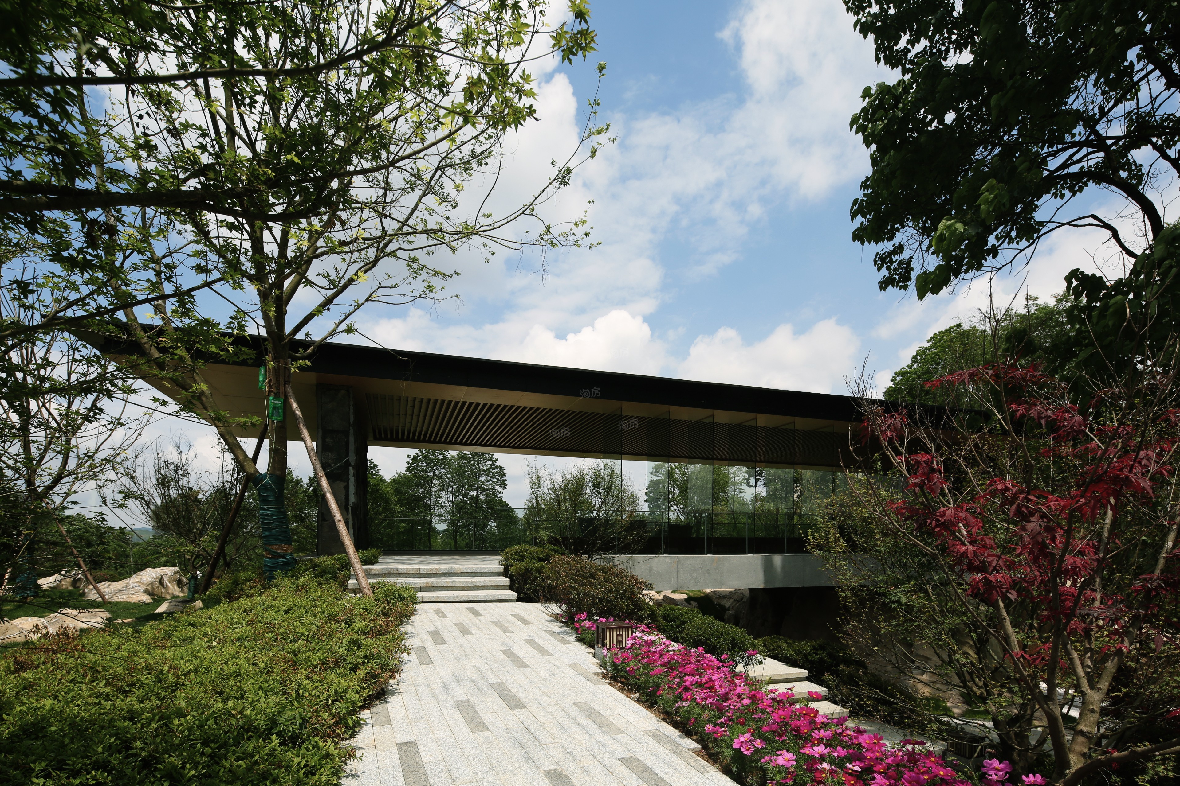 中铁阅山湖 云著实景图