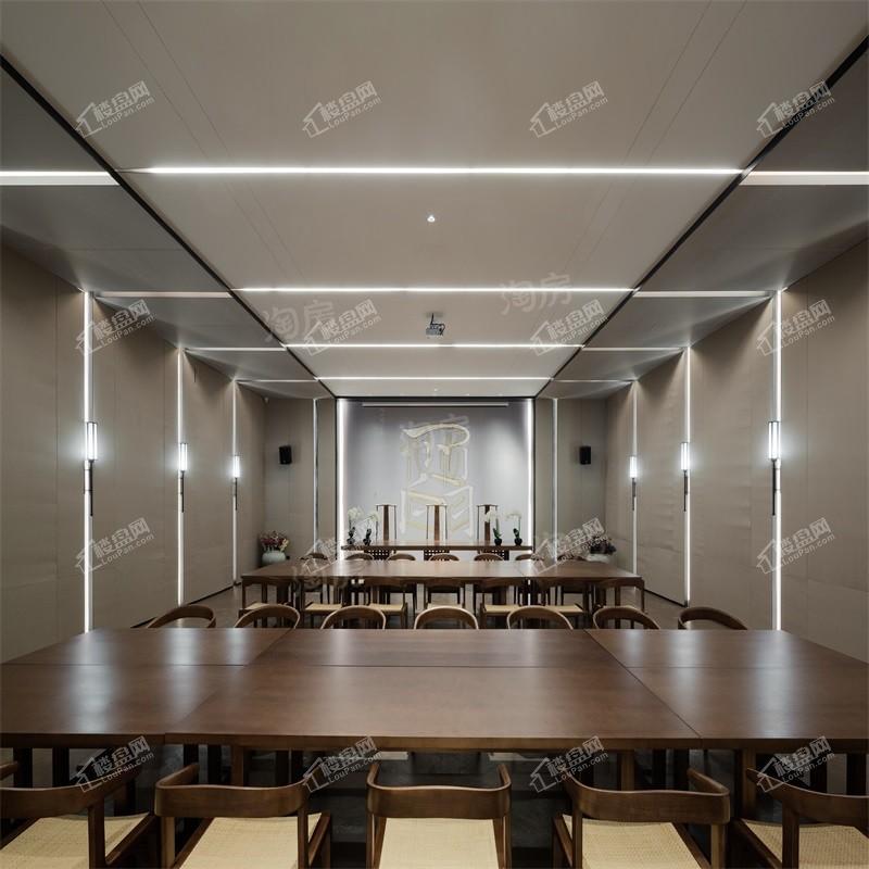 中铁阅山湖 云著实景图