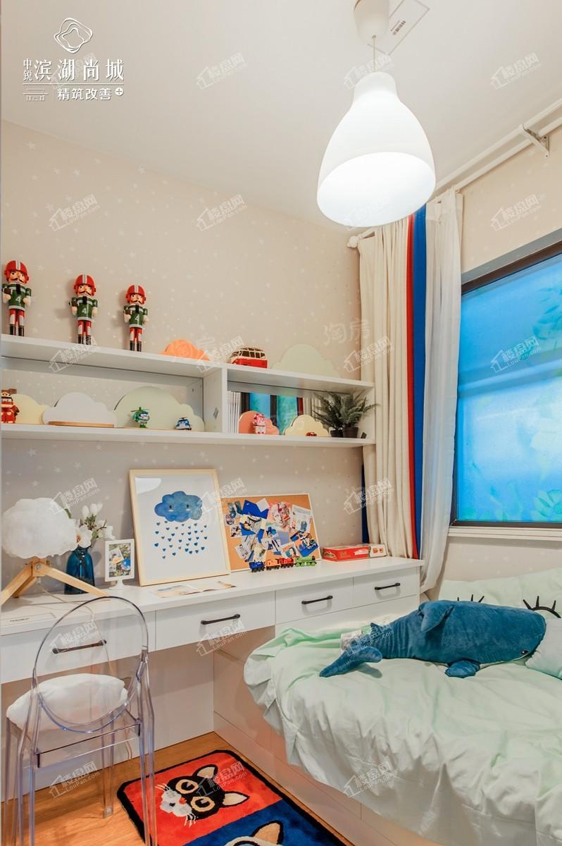 中锐滨湖尚城样板间