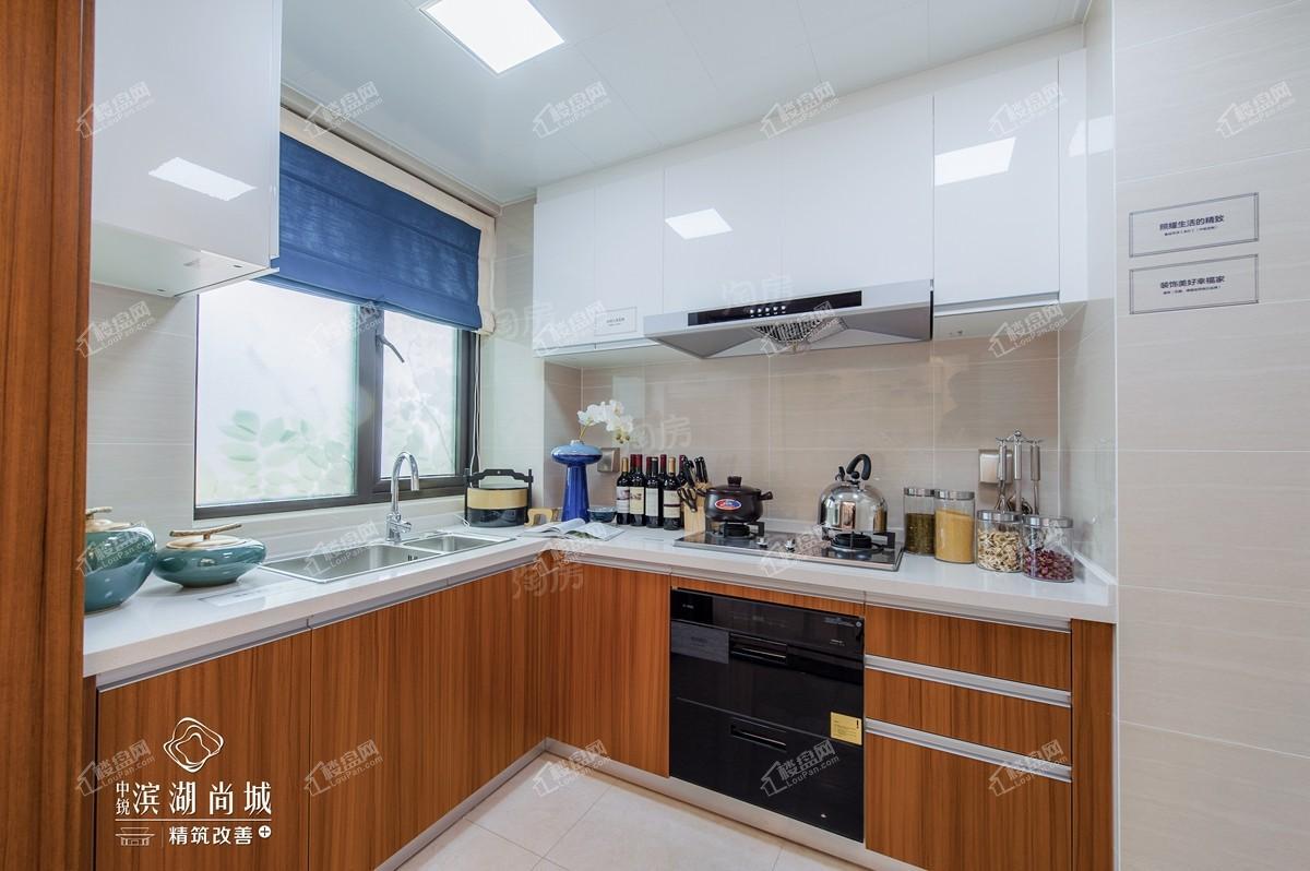 中锐滨湖尚城样板间