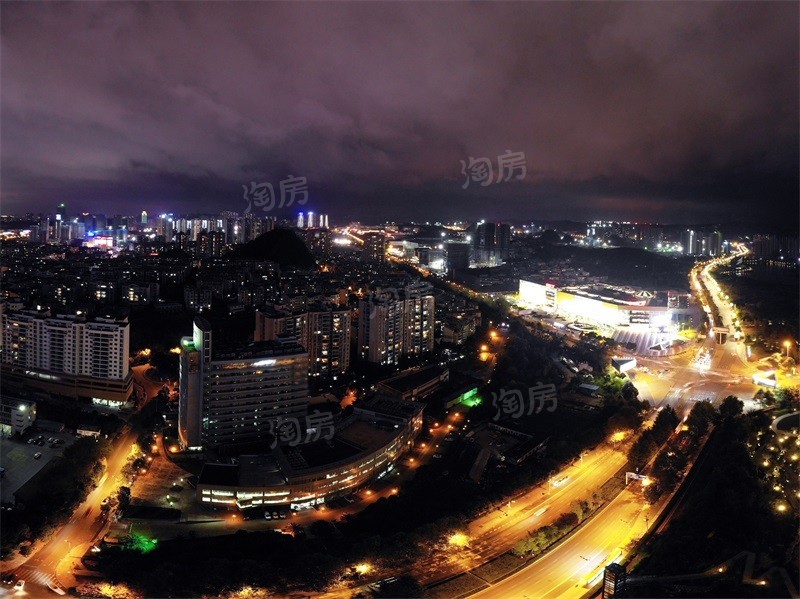 中铁阅山湖 云著实景图