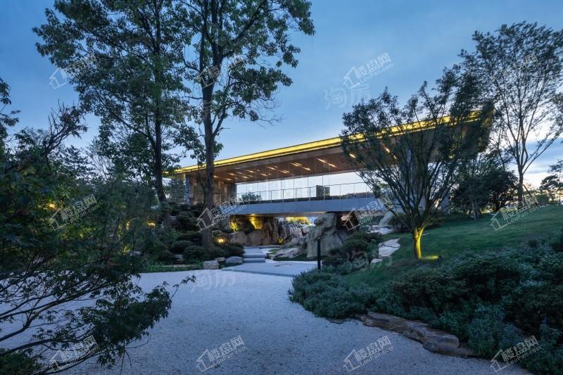 中铁阅山湖 云著实景图