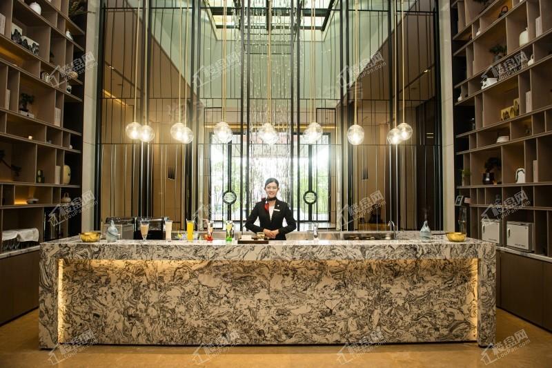 中铁阅山湖 云著实景图