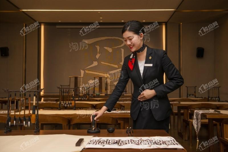 中铁阅山湖 云著实景图