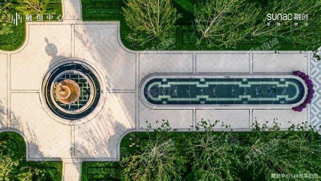 融创中心实景图