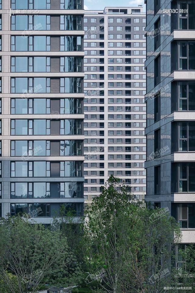 融创中心实景图