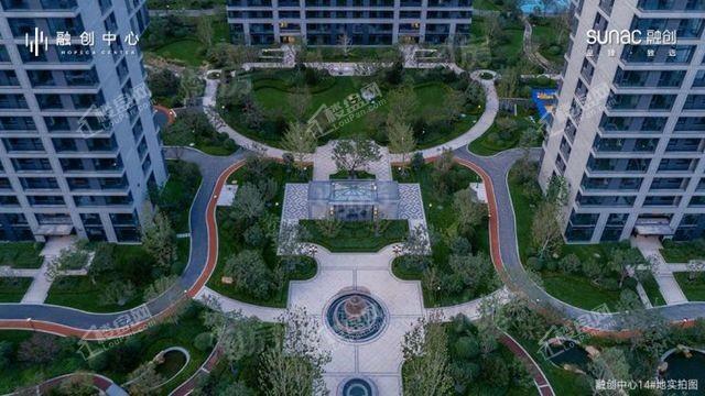 融创中心实景图