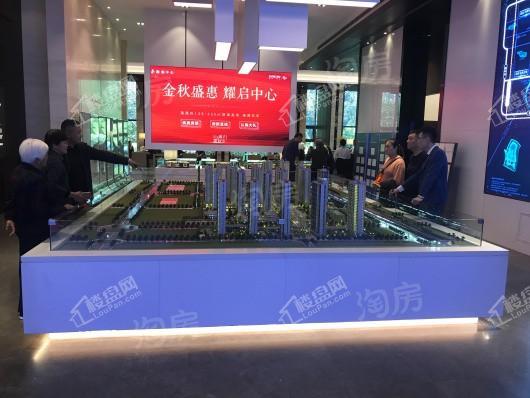 融创中心实景图