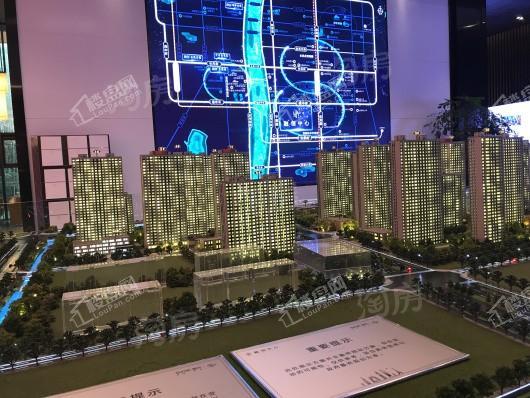 融创中心实景图