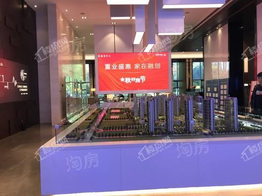 融创中心实景图