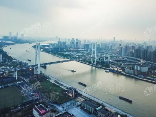 陆家嘴滨江中心实景图