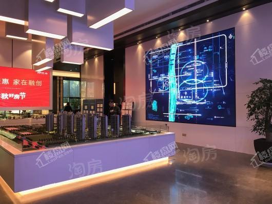 融创中心实景图