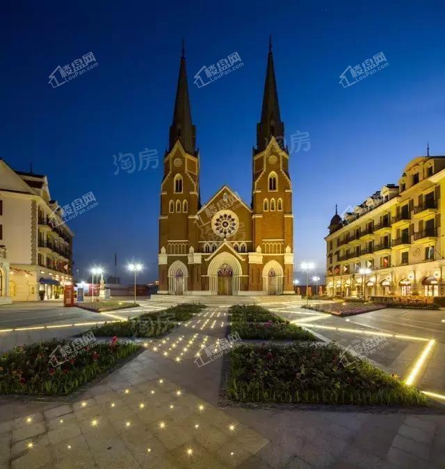 绿地卢塞恩小镇效果图