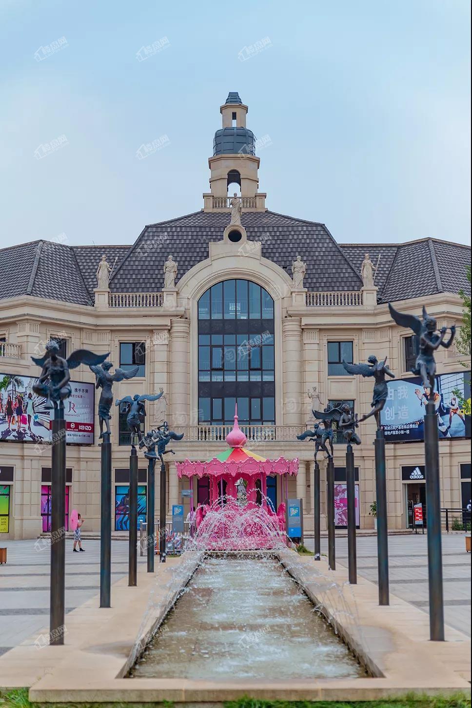 绿地卢塞恩小镇实景图