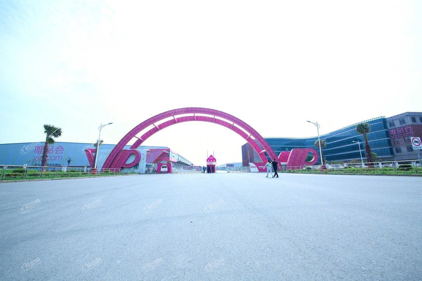 金色湖畔配套图