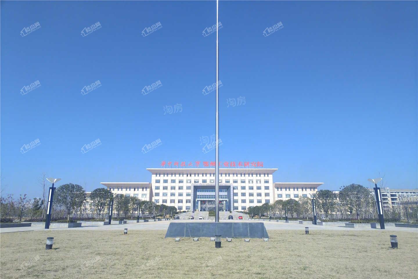 金色湖畔配套图