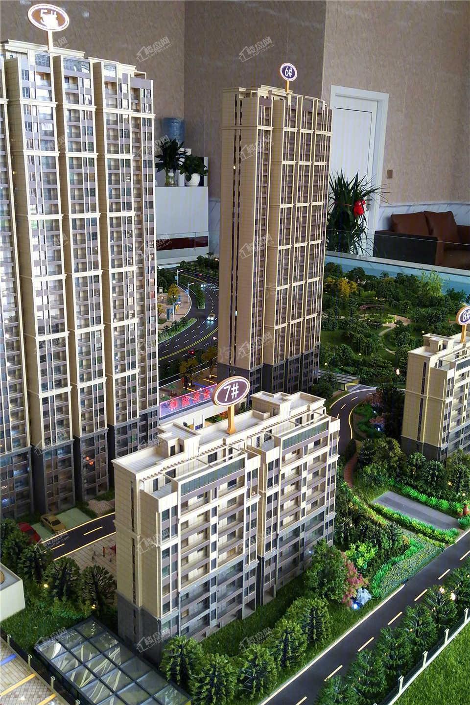 金色湖畔实景图