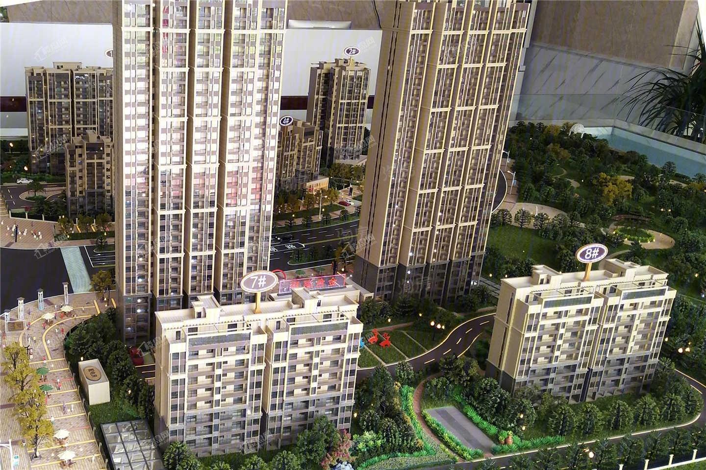 金色湖畔实景图