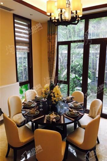 中铁水映青城2期样板间