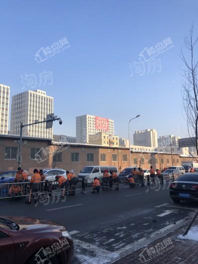 中东红街实景图