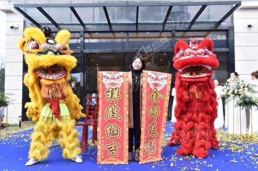 新华创客居商铺实景图