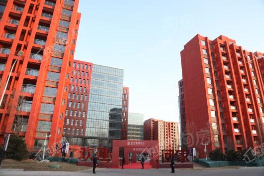 东方蓝海中心实景图