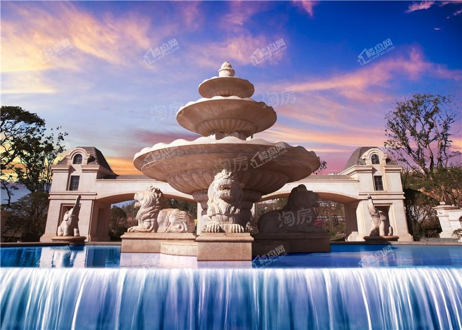 七彩云南·古滇名城实景图