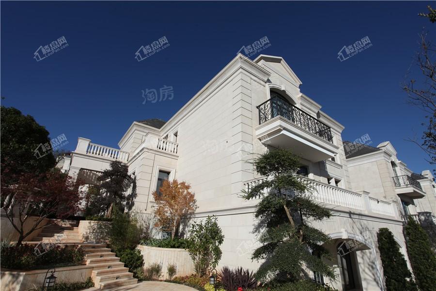 七彩云南·古滇名城实景图