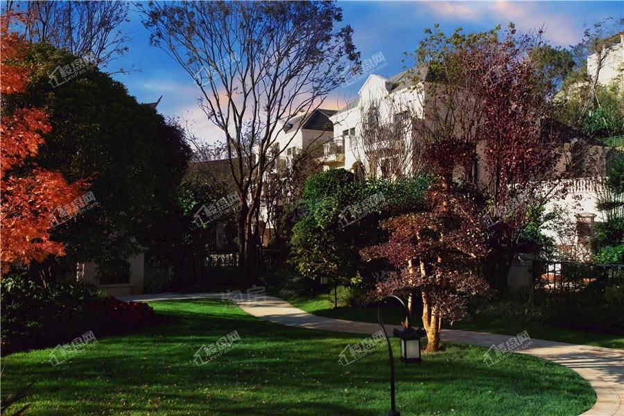 七彩云南·古滇名城实景图