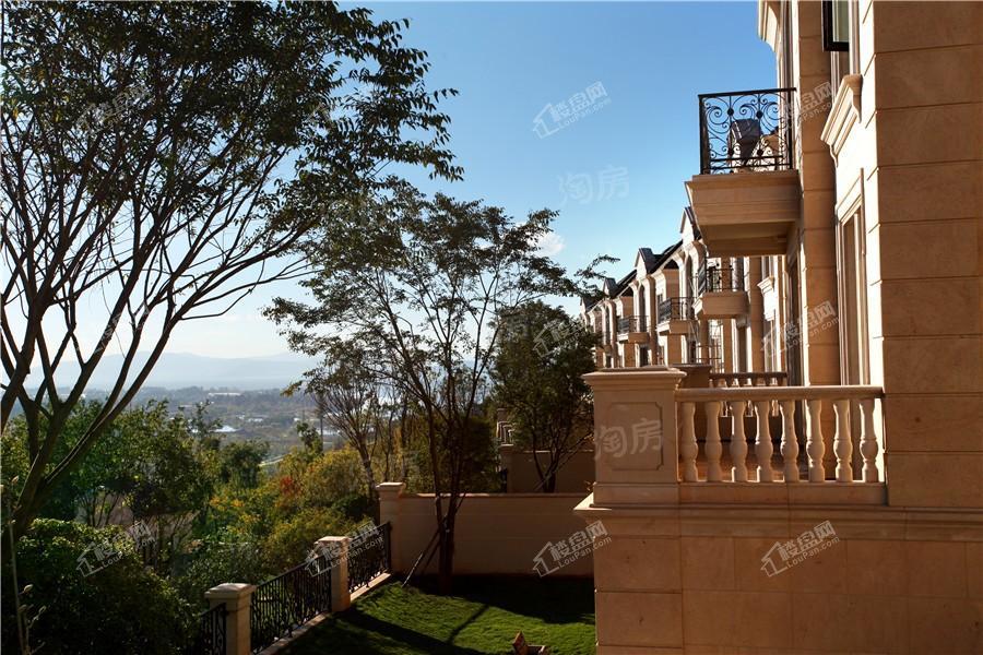 七彩云南·古滇名城实景图