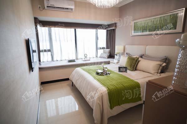 荣和半山华府样板间