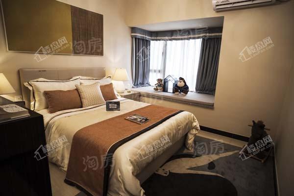 荣和半山华府样板间