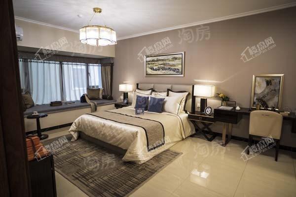 荣和半山华府样板间