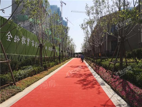恒大金碧天下实景图