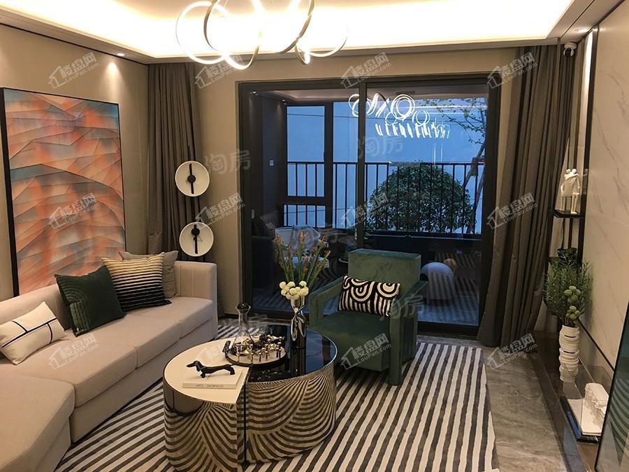 正荣中奥悦玺台样板间