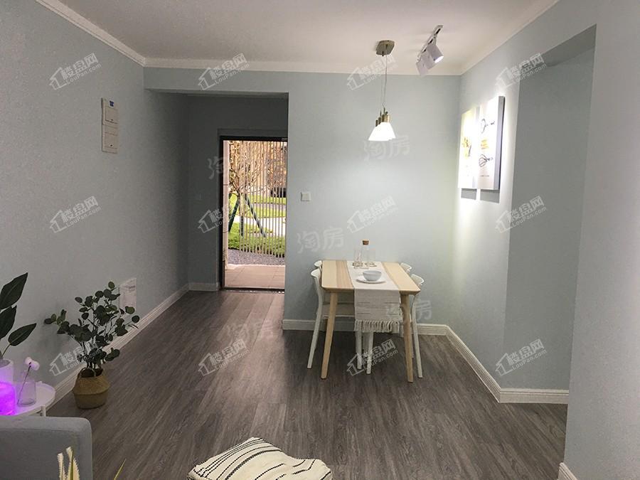 正荣中奥悦玺台样板间