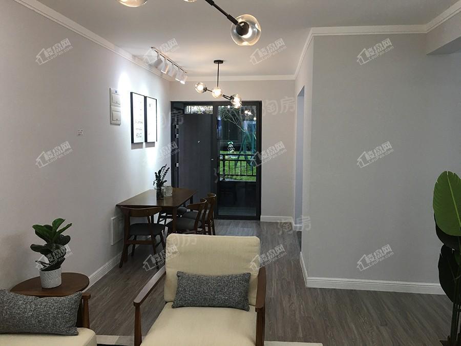 正荣中奥悦玺台样板间