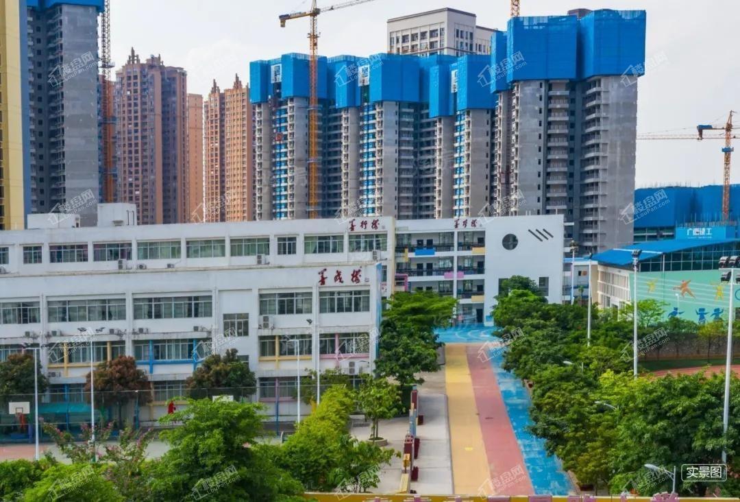 荣和公园大道华府实景图