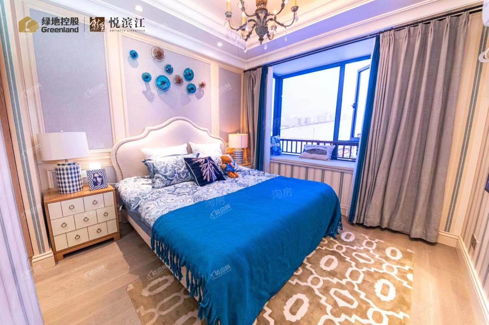 绿地悦滨江样板间