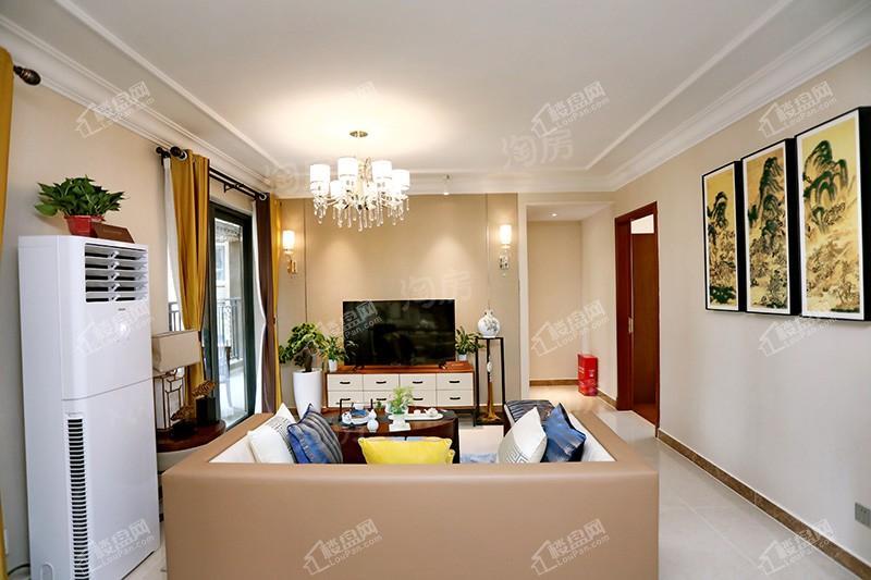 恒大滨江左岸样板间